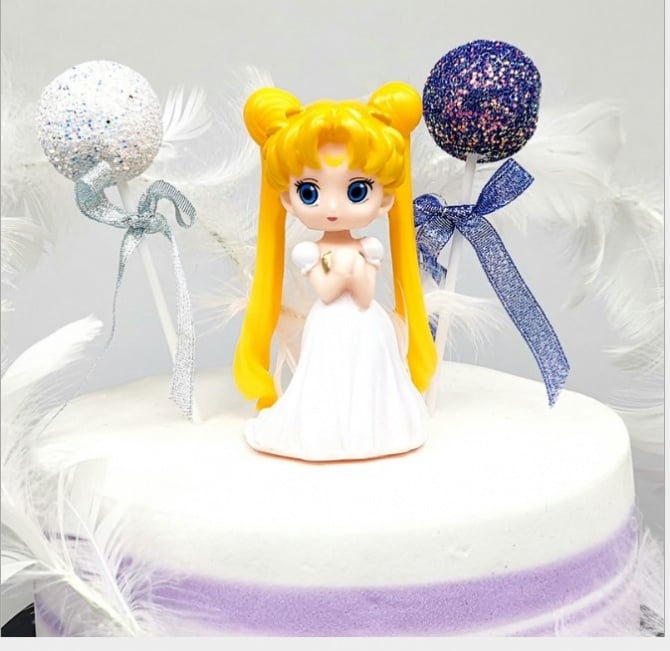 11.5 cm  Silicon Sailor Moon Cake topper figure