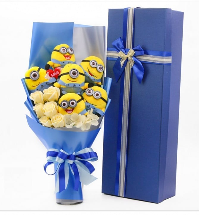 6pcs mionion with 8pcs soap flower  with gift box