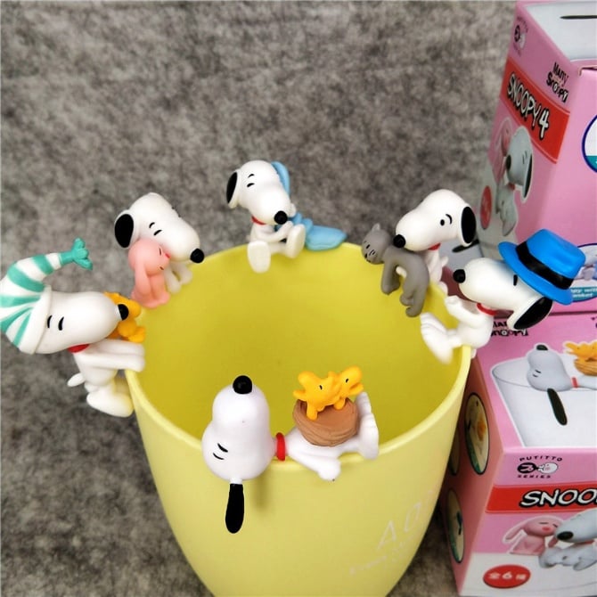 6 IN 1 SNOOPY Limited Figurine Set with boxes