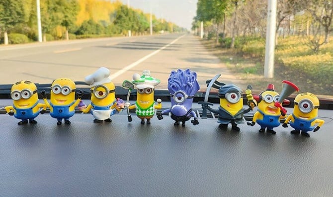 8 in 1 Minion Figurine Set / Cake Topper