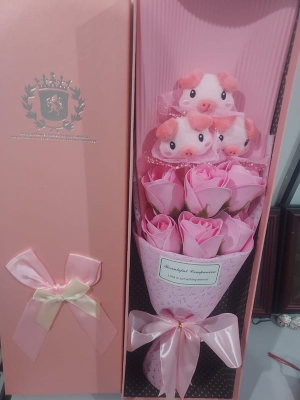 6pcs Soap Flower and doreamon pig teddy bear hello kitty with Gift Box