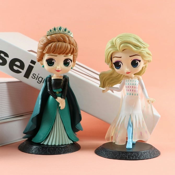 2023 Frozen princess  Figurine / Cake Topper