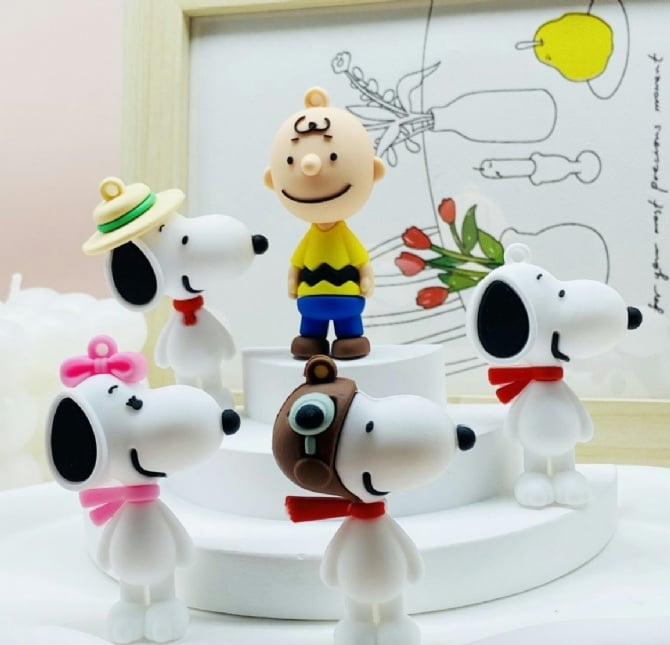 5 IN 1 SNOOPY cake topper