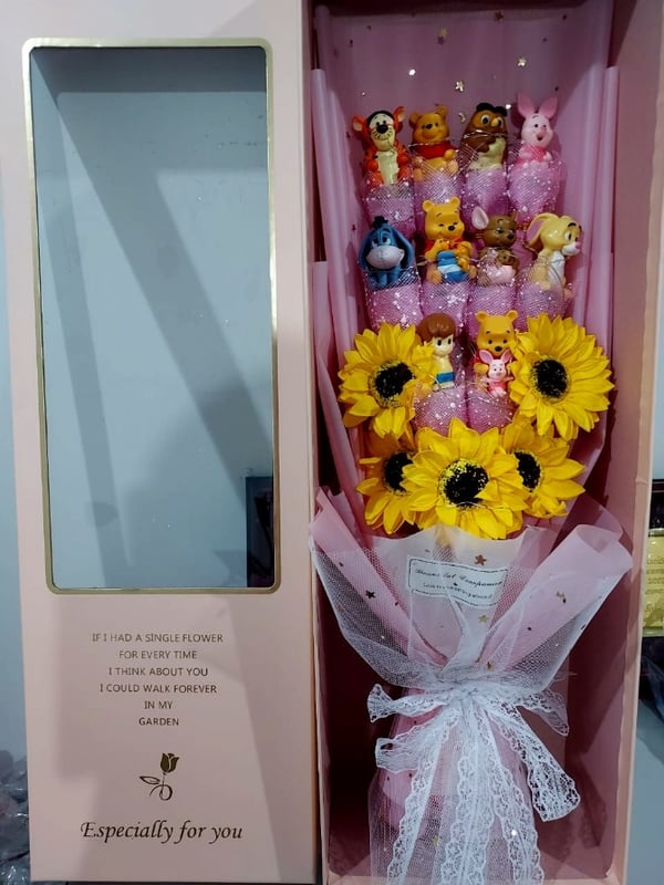10pcs winnie the poon 5pcs Soap Flowers with gift box add led light Bouquet flower graduation