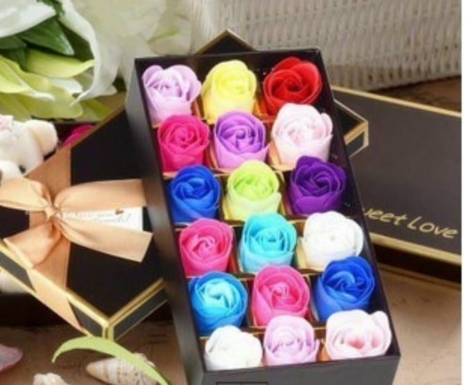18pcs Flowers Gift Box / Soap Flowers Gift / Love Present for Birthday Anniversary Valentines mother's father's day present card