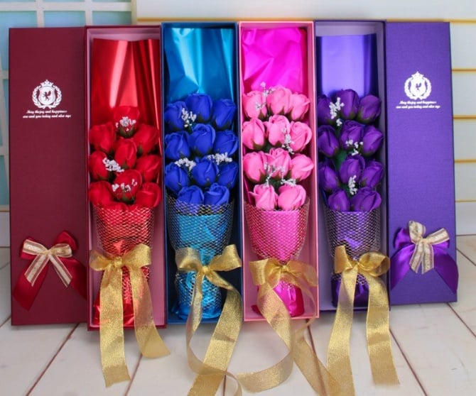 11pcs LOVE Flowers with teddy Bear Gift Box / Soap Flowers Gift / Love Present for Birthday Anniversary Valentines mother's father's day present card