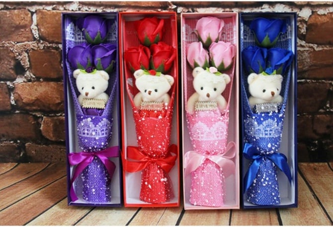 3pcs Flowers with bear Gift Box / Soap Flowers Gift / Love Present for Birthday Anniversary Valentines mother's father's day present card