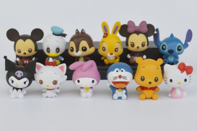 12 IN 1 Cute Disney and Sanrio Gang Figurine Set / Cake Topper