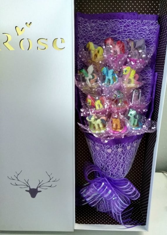 12pcs the little pony with gift box /cartoon bouquet free present card