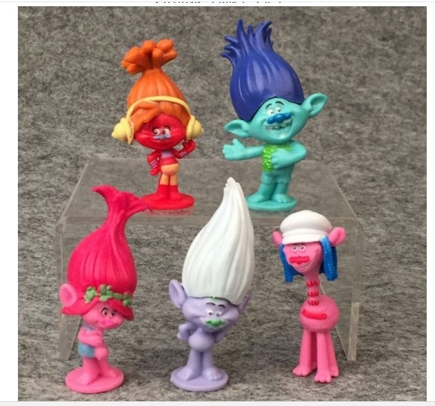 Trolls Figurine Set / Cake Topper (5 in 1)+ free sticker