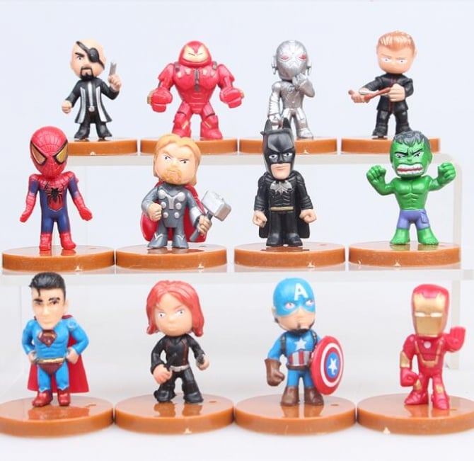 12 in 1 Figurine set / cake Topper for Marvel's The Avengers BATMAN SPIDERMAN
