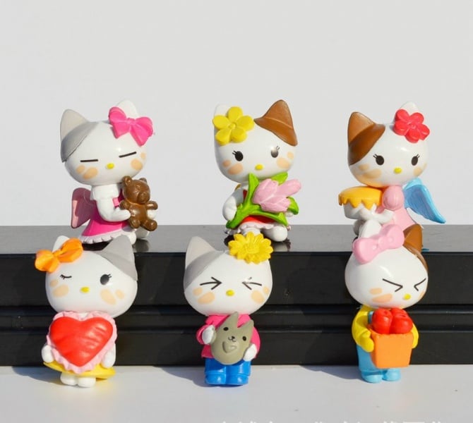 6 in 1 hello kitty gardening Cake Figurine Topper Display