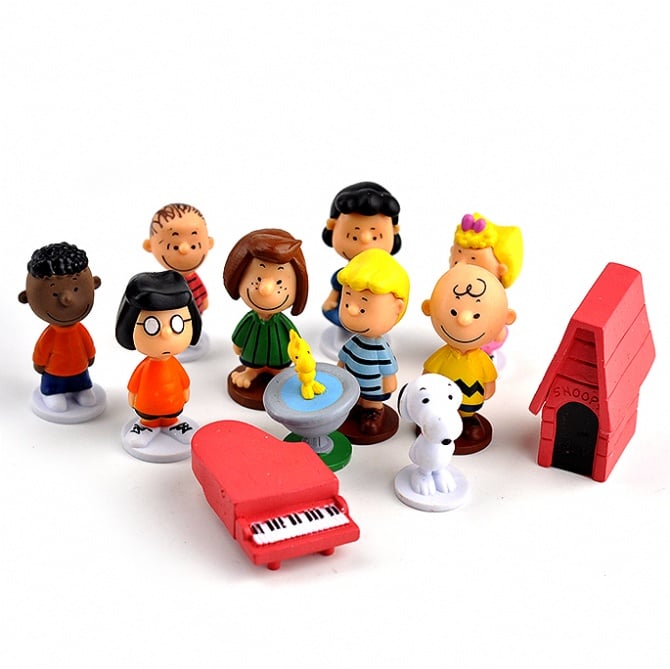 12 IN 1 Snoopy and The Peanuts Gang Figurine Set / Cake Topper