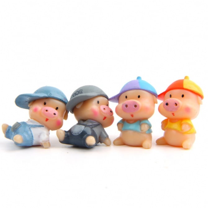 4 IN 1  McDull pig Figurine Set / Cake Topper