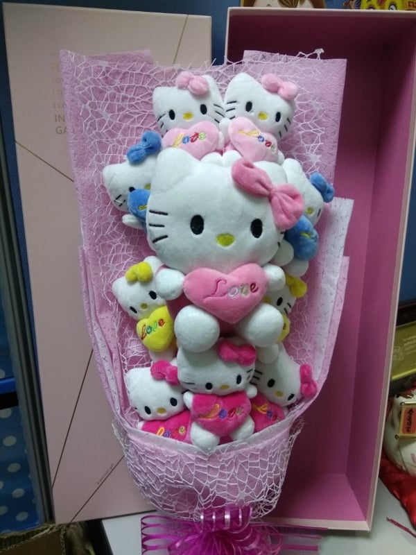 1big 9 small LOVE hello kitty soap flower with gift box