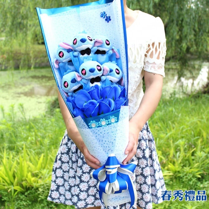 6pcs LOVE eyes stitch 9pcs big soap flower bouquet with gift box