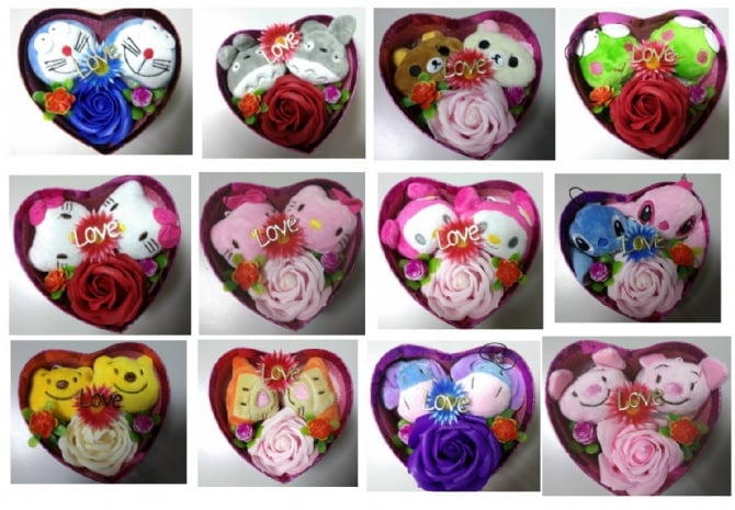 2pcs cute cartoon with 1pcs big flower with love gift box