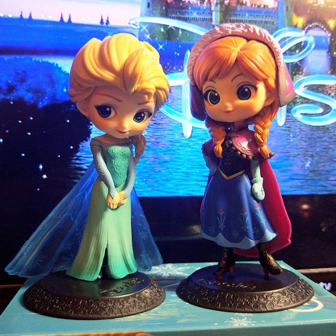 Frozen princess Figurine Cake Topper -GOLD