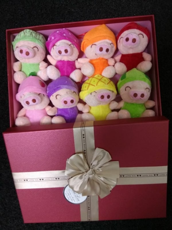 8pcs fruit pig with gift box
