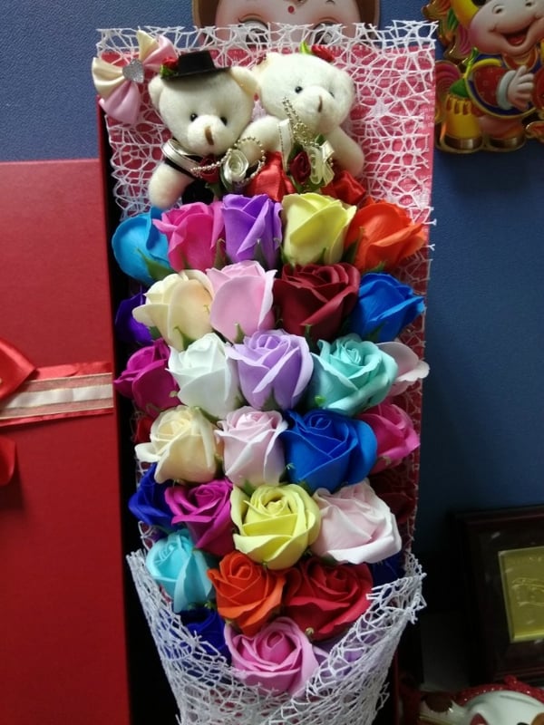 33pcs mix colour Soap Flower 2 partner bear and Gift box